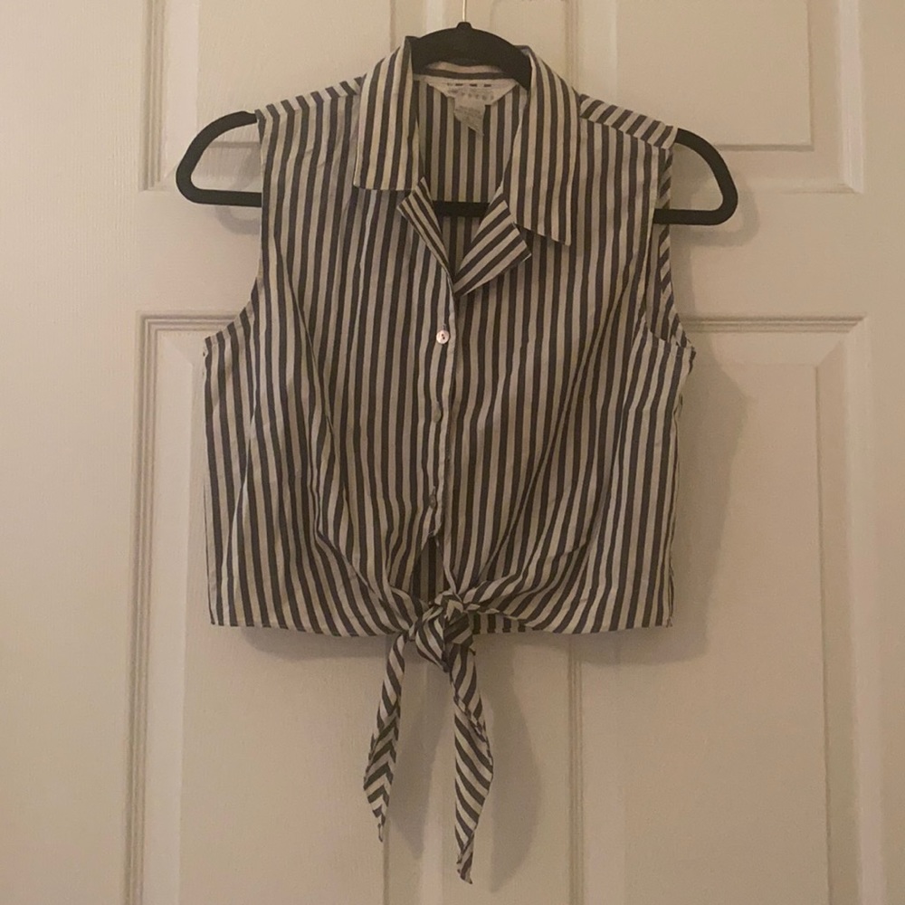 Cropped striped top
